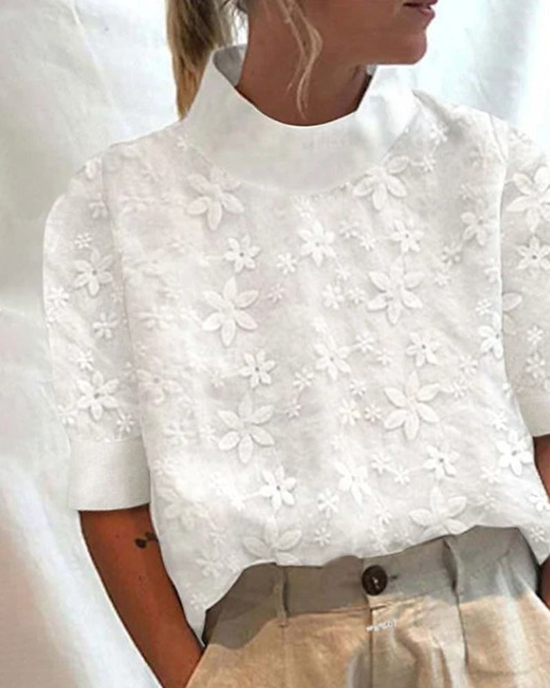 Maren | Med høy hals og brodert ensfarget design