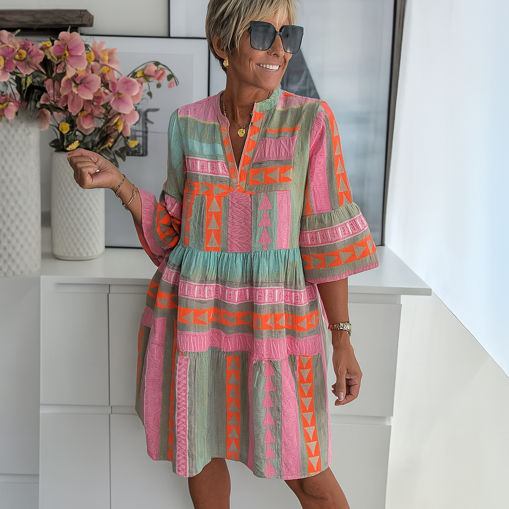 Cassidy – Brodert sommerkjole i mini-lengde