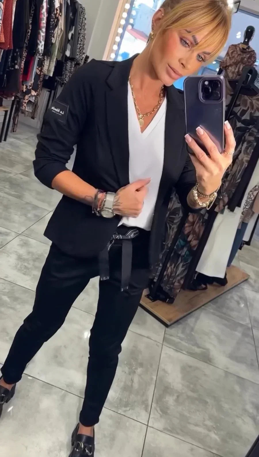 Liv | Personlig sett med myk blazer og løse joggebukser