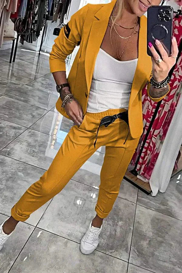 Liv | Personlig sett med myk blazer og løse joggebukser