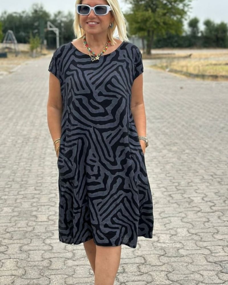 Claudia™ – Sommerkjole med rund hals og vakkert mønster
