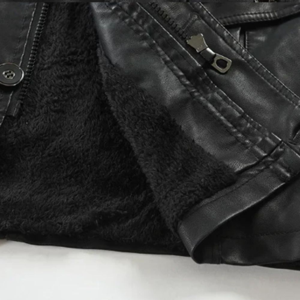Elegant, lang skinnjakke i bikerstil