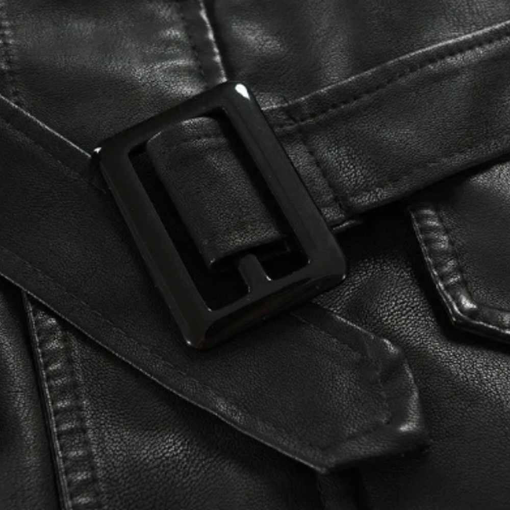 Elegant, lang skinnjakke i bikerstil