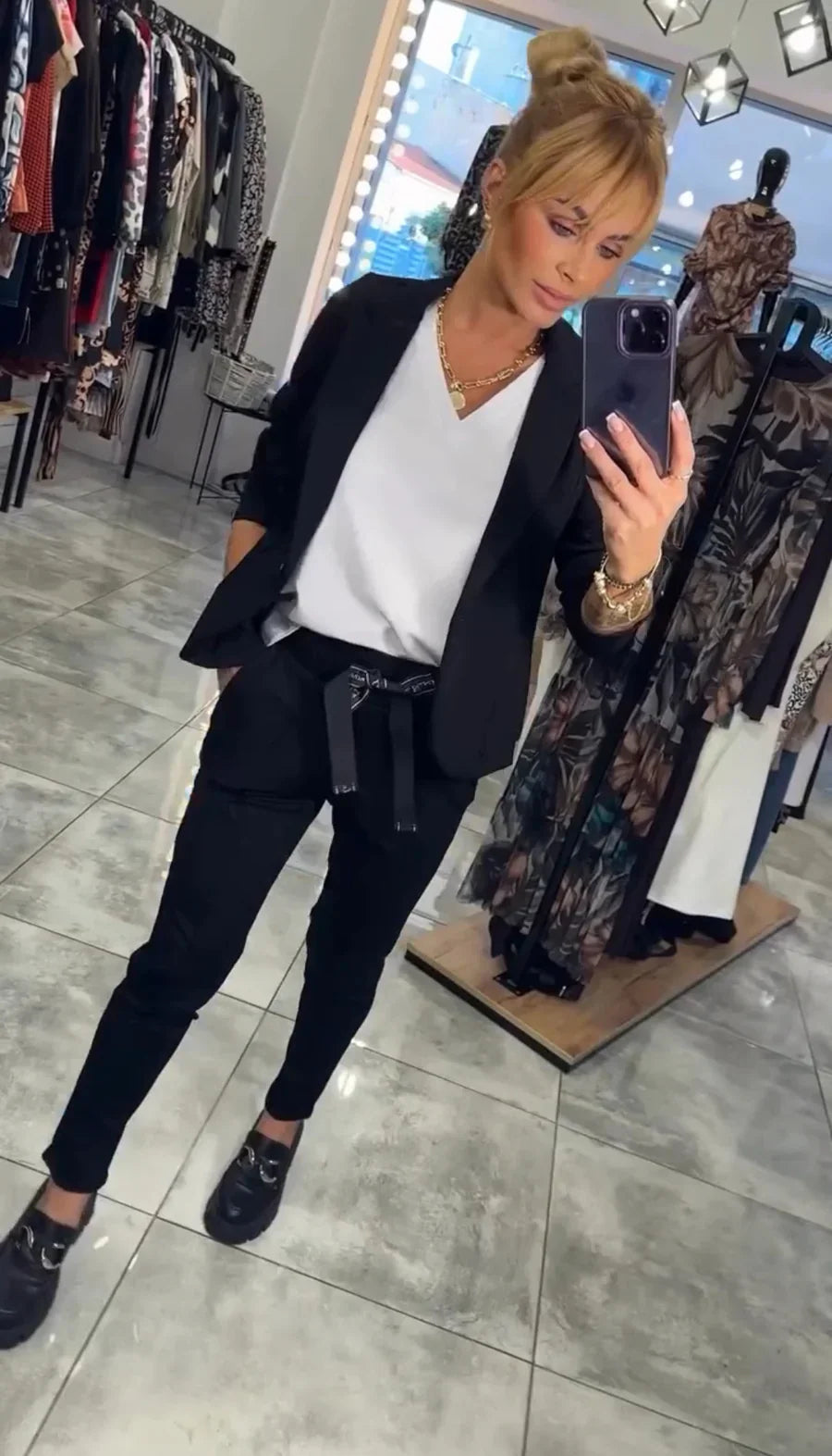 Liv | Personlig sett med myk blazer og løse joggebukser