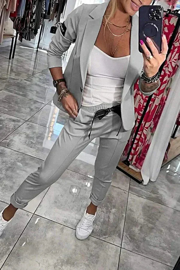 Liv | Personlig sett med myk blazer og løse joggebukser