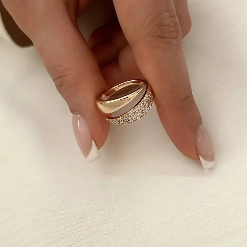 Elegant gullring med glitrende stener (1+1 GRATIS)
