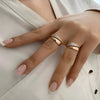 Elegant gullring med glitrende stener (1+1 GRATIS)