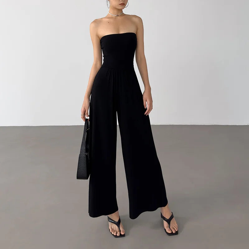 Iris | Jumpsuit med enkel eleganse og skulpturerende effekt