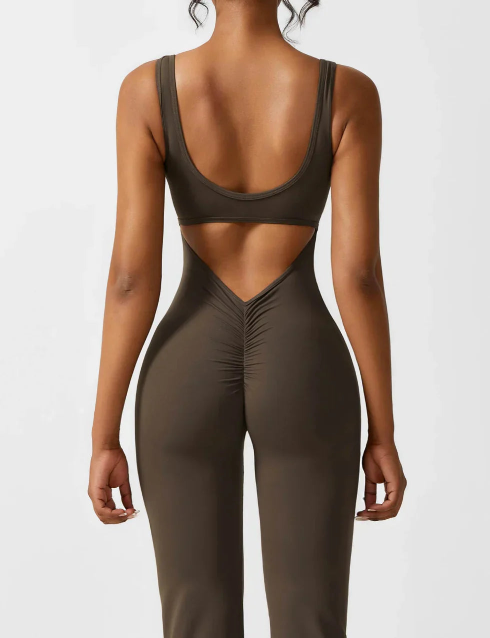 Pyloo Sierra | Jumpsuit med åpen V-rygg