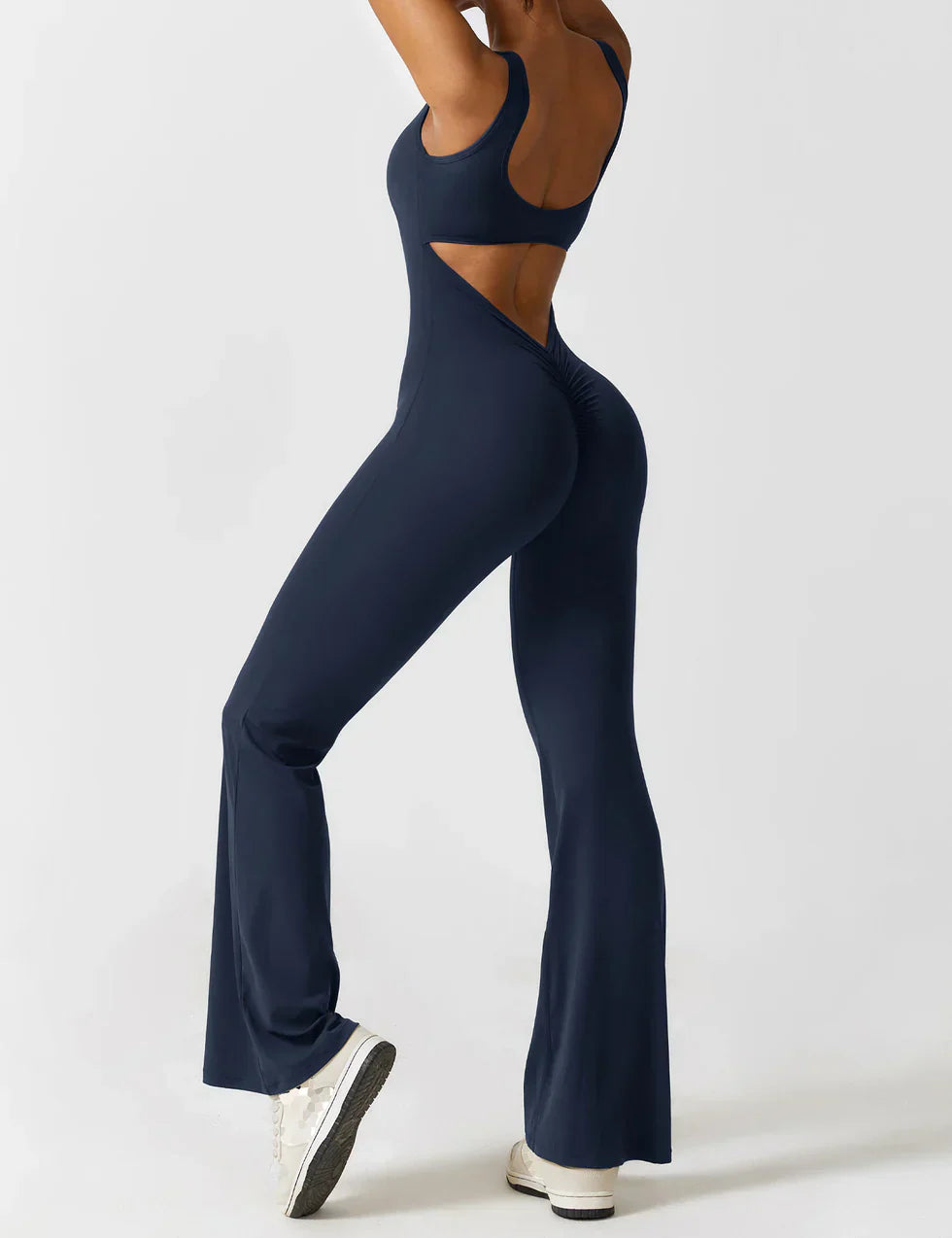 Pyloo Sierra | Jumpsuit med åpen V-rygg