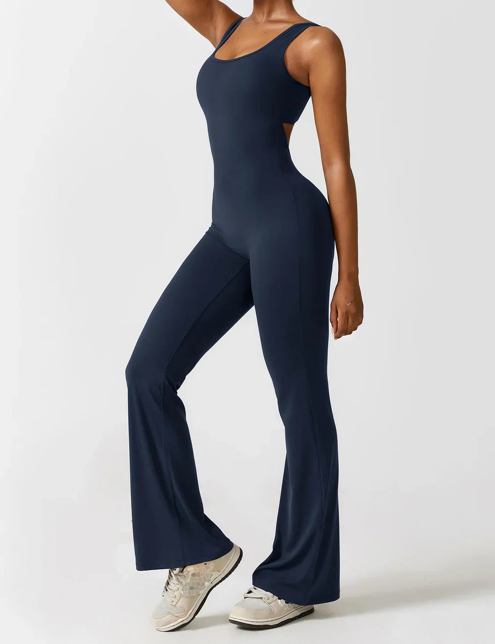 Pyloo Sierra | Jumpsuit med åpen V-rygg