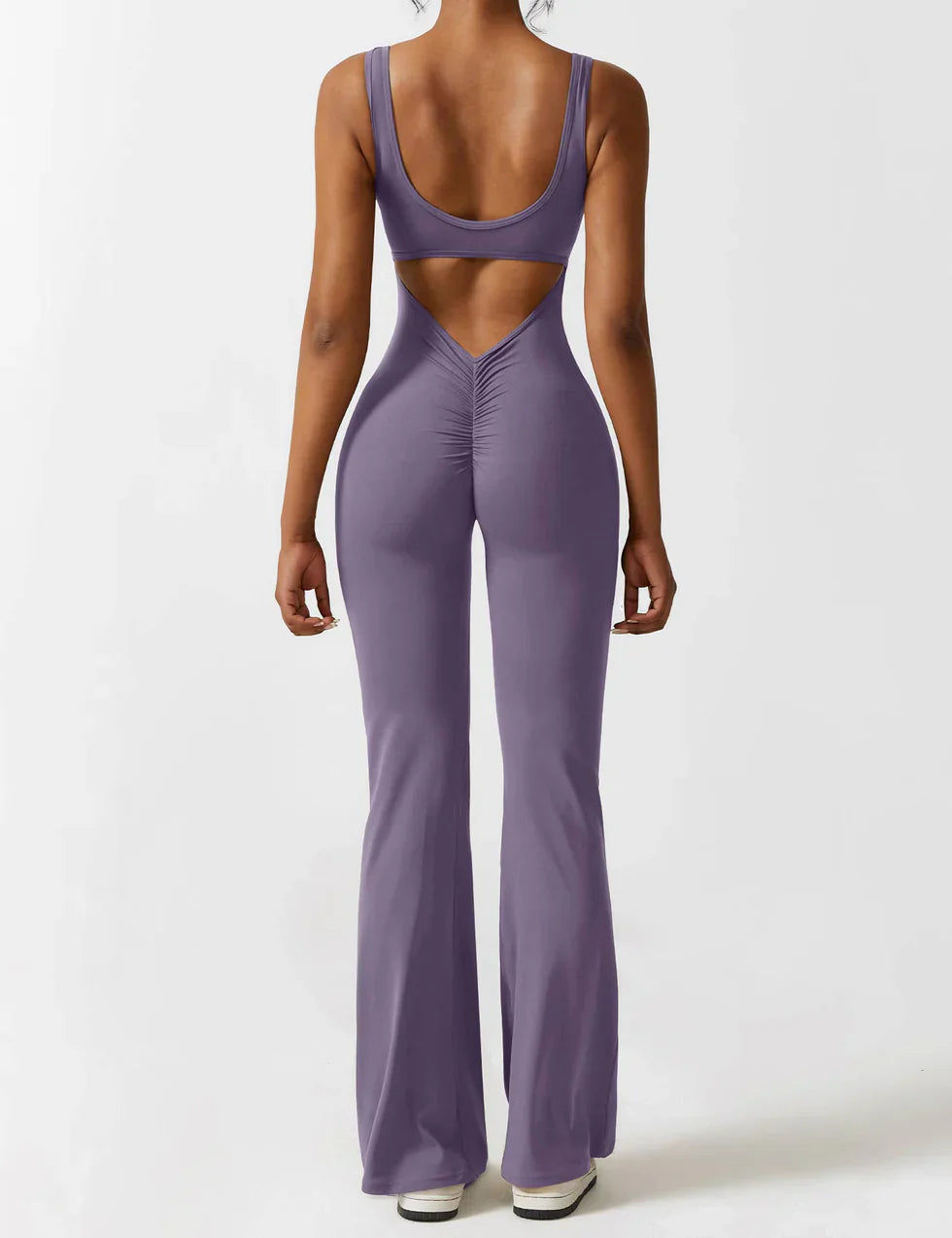 Pyloo Sierra | Jumpsuit med åpen V-rygg