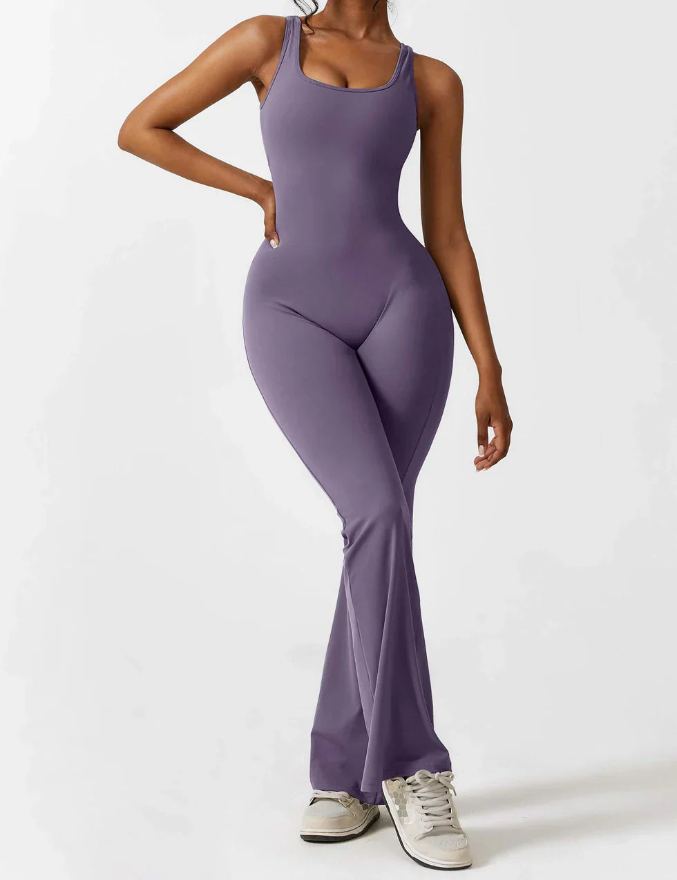 Pyloo Sierra | Jumpsuit med åpen V-rygg