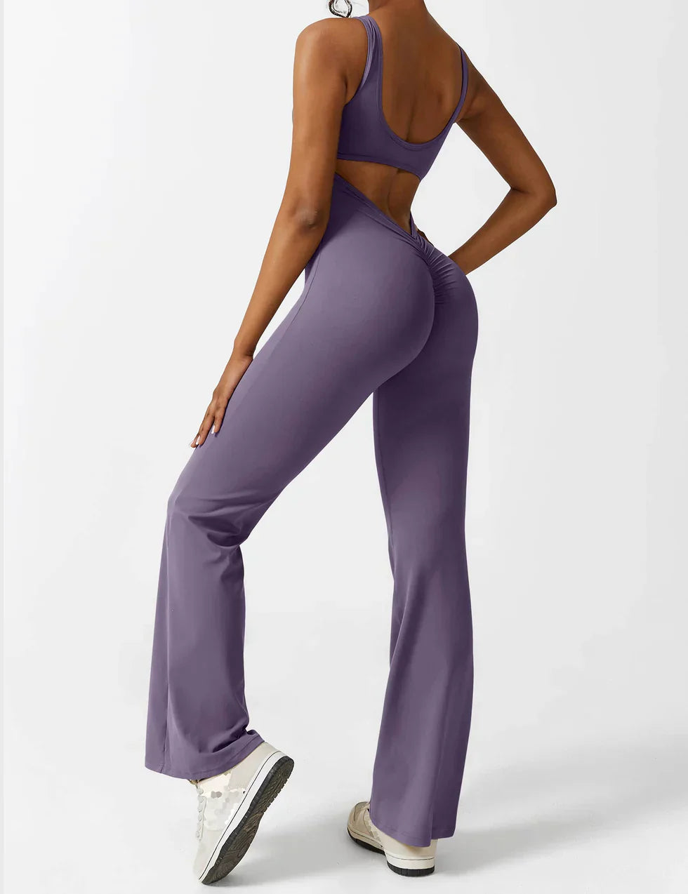 Pyloo Sierra | Jumpsuit med åpen V-rygg