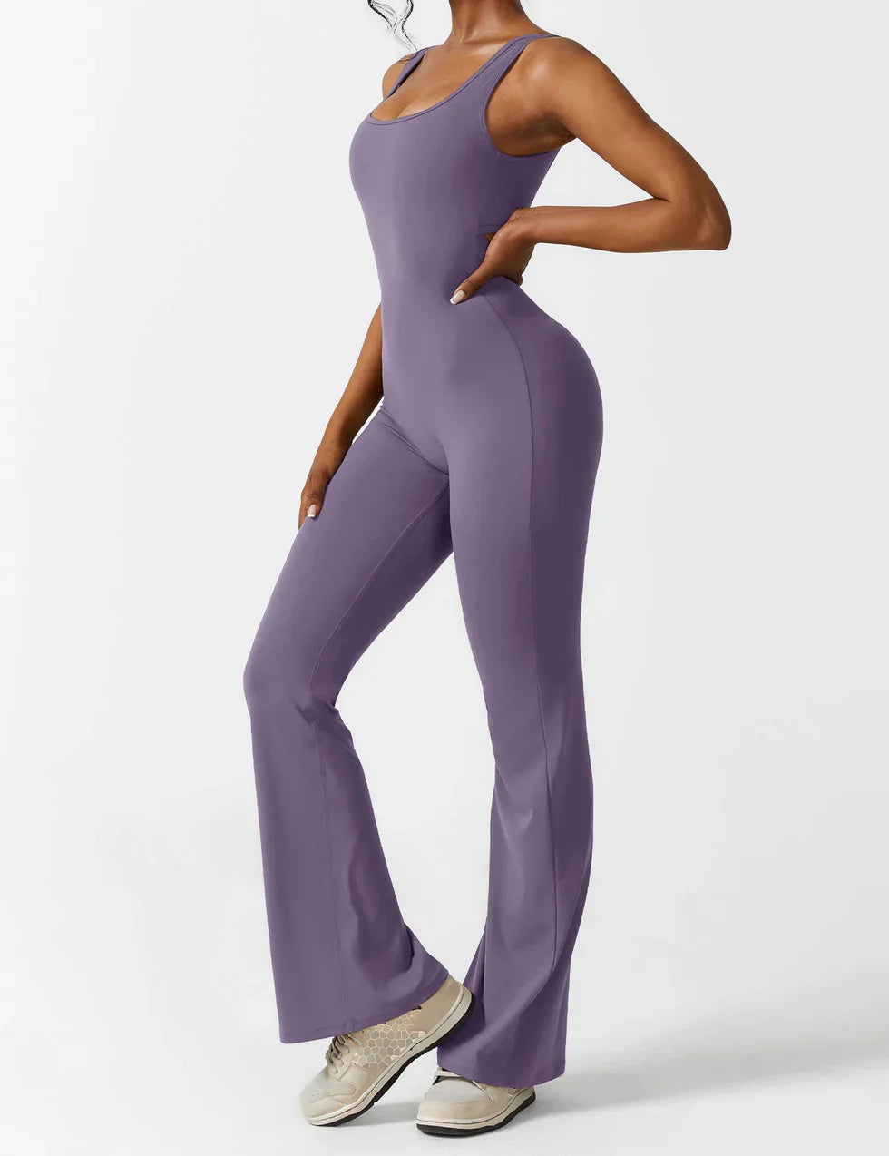 Pyloo Sierra | Jumpsuit med åpen V-rygg