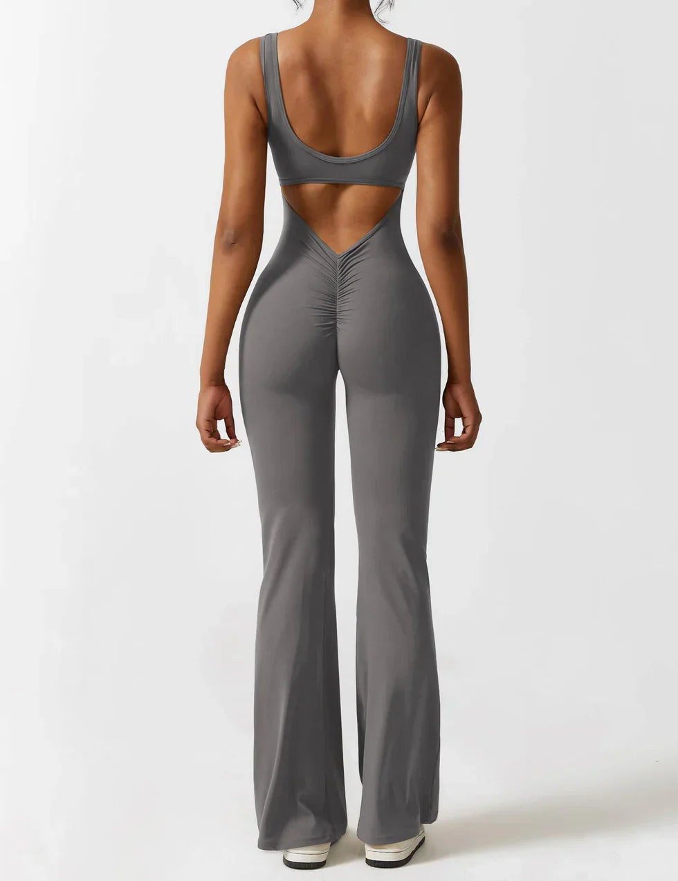 Pyloo Sierra | Jumpsuit med åpen V-rygg