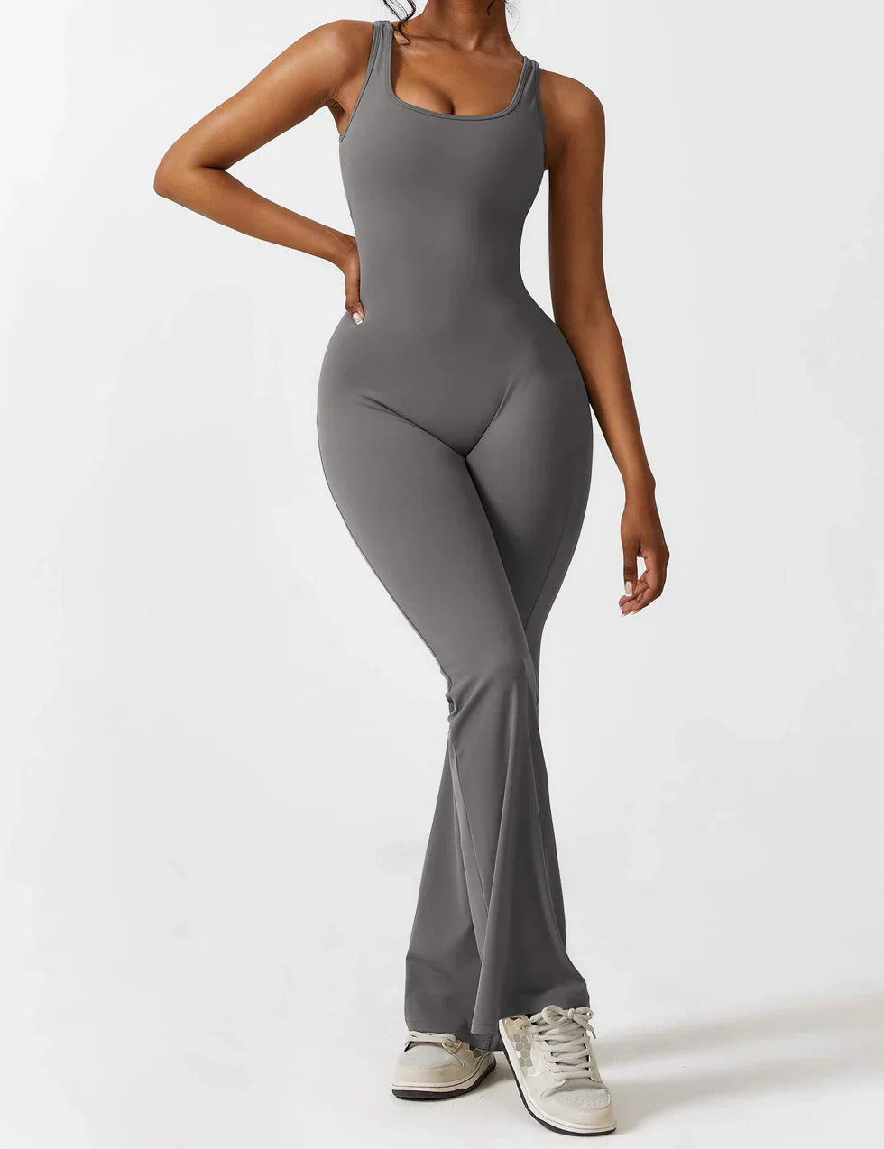 Pyloo Sierra | Jumpsuit med åpen V-rygg