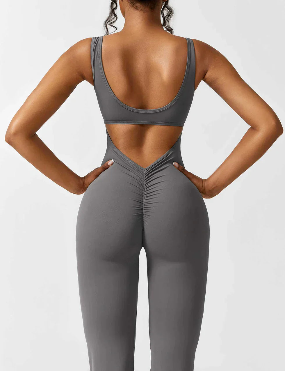 Pyloo Sierra | Jumpsuit med åpen V-rygg