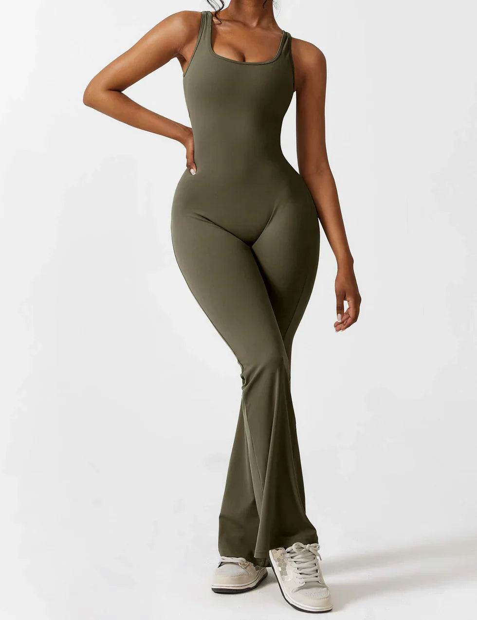 Pyloo Sierra | Jumpsuit med åpen V-rygg