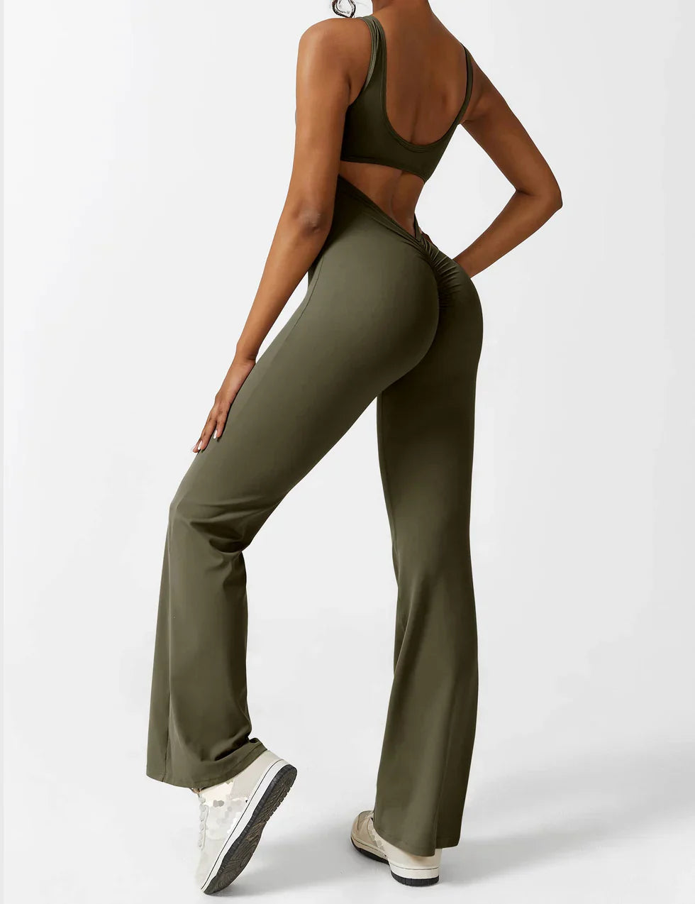 Pyloo Sierra | Jumpsuit med åpen V-rygg