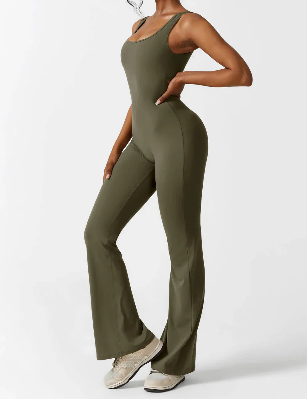 Pyloo Sierra | Jumpsuit med åpen V-rygg