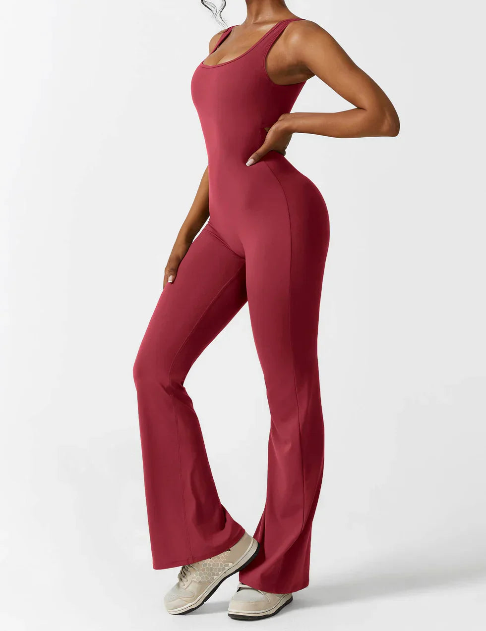 Pyloo Sierra | Jumpsuit med åpen V-rygg